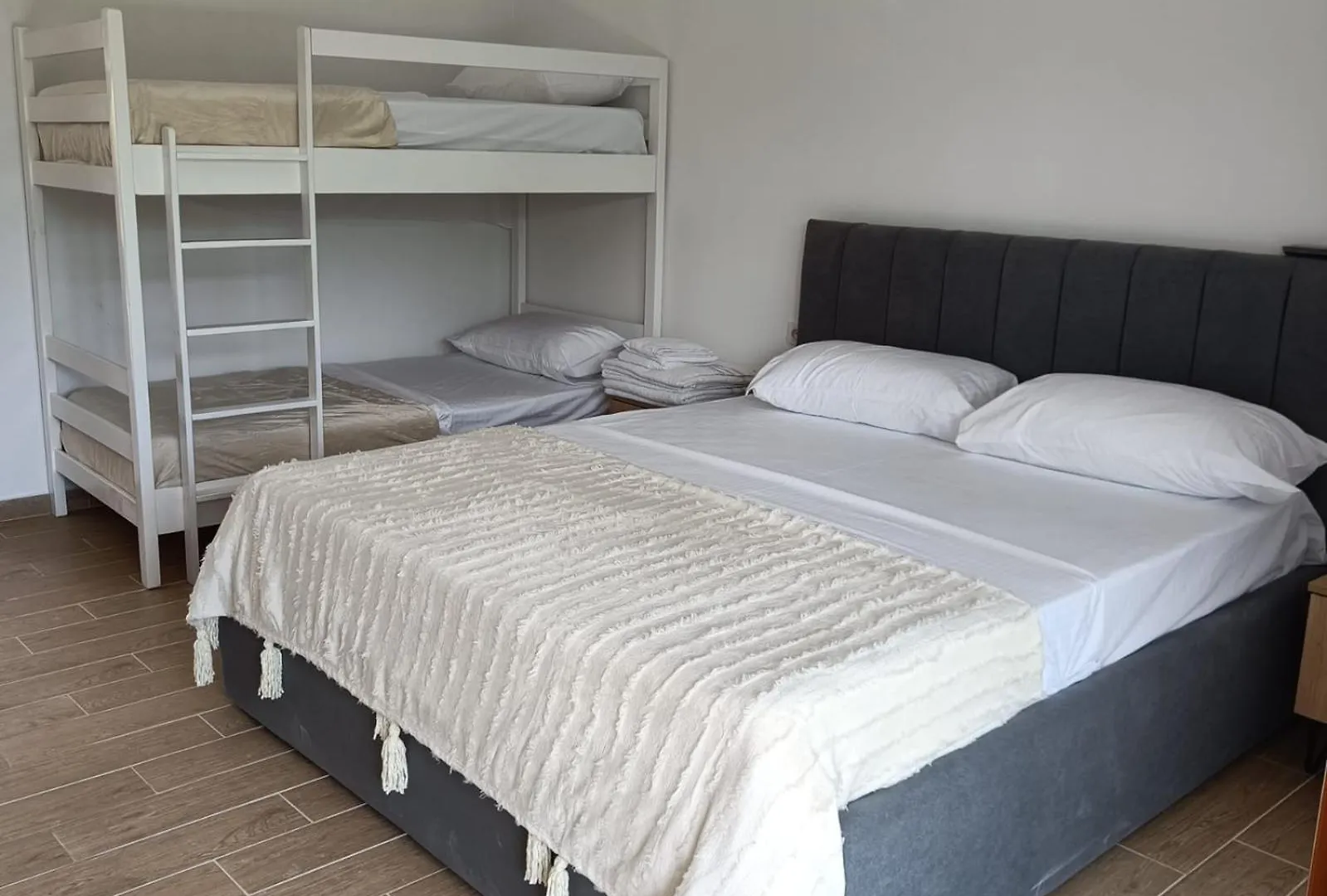 Eva & Resul Apartments Ilias Albanie