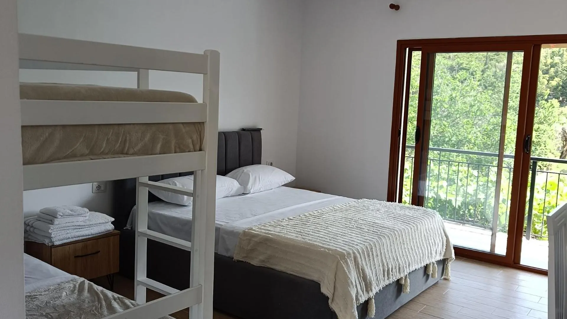 Eva & Resul Apartments Ilias 0*,