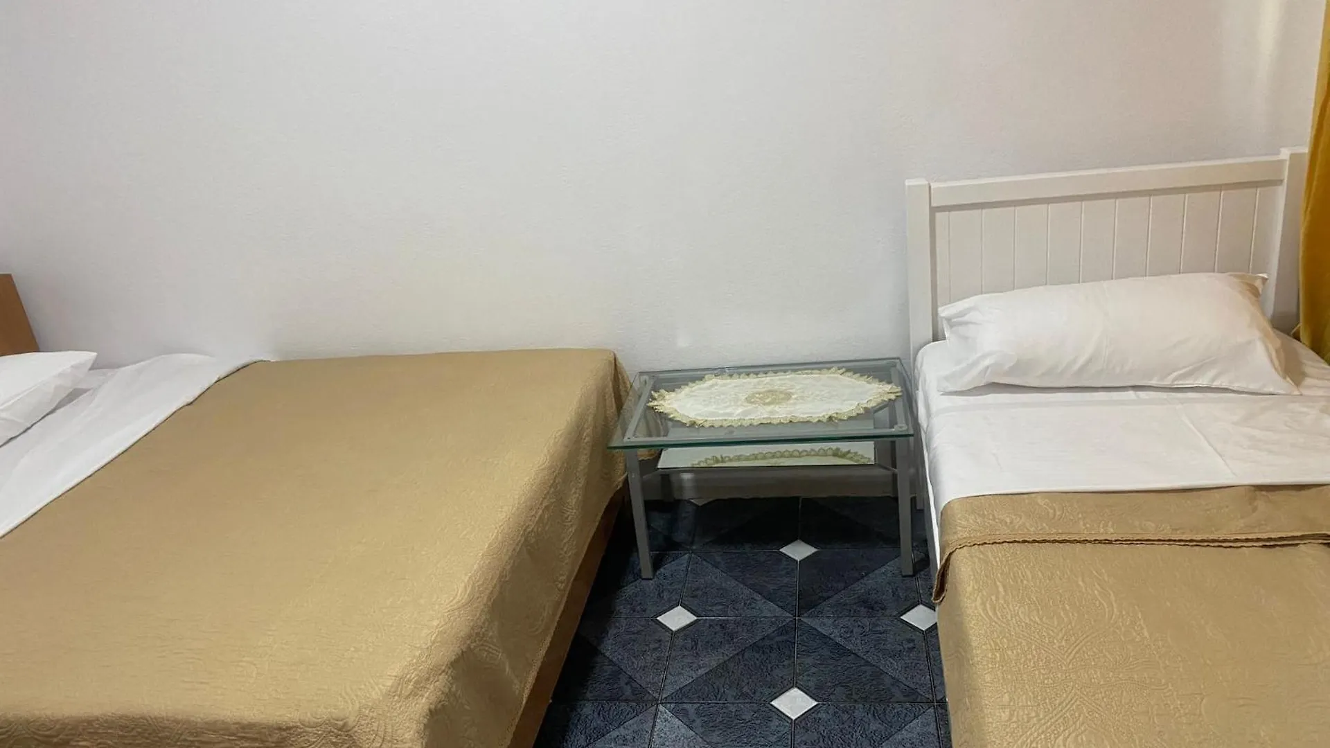 Eva & Resul Apartments Ilias 0*,  Albania